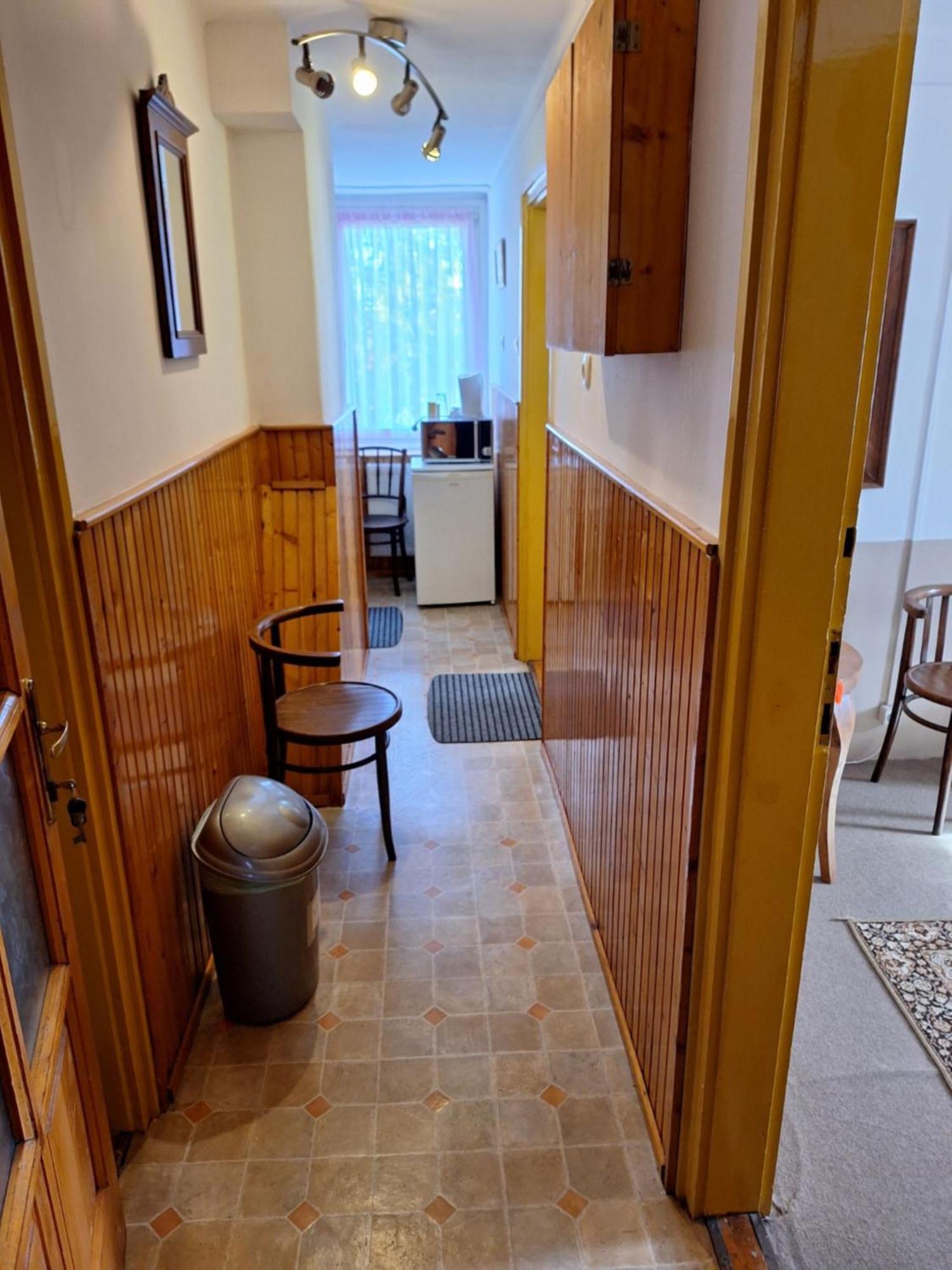 Bed and Breakfast Fenyo Panzio Мезёкёвешд Экстерьер фото