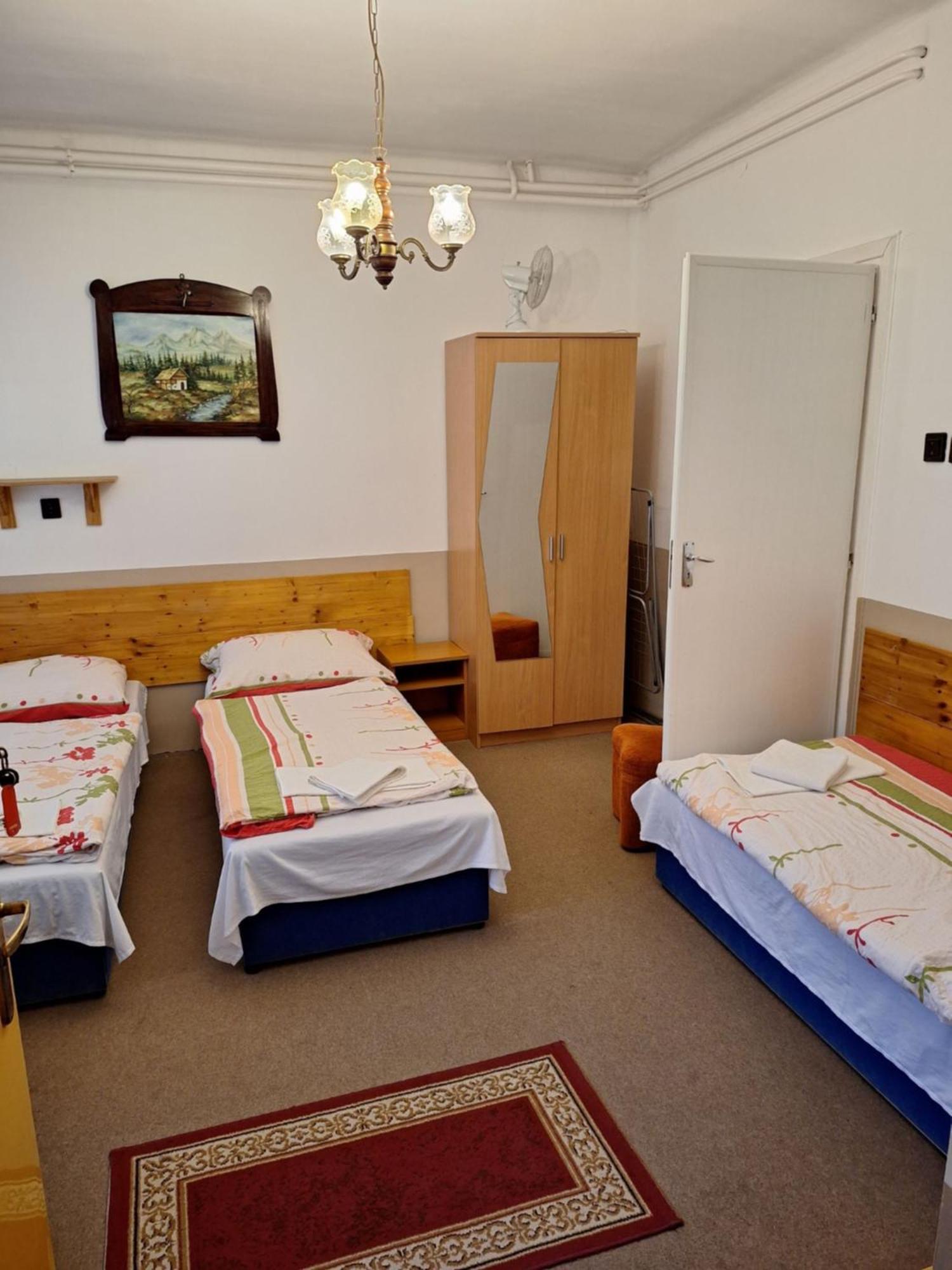 Bed and Breakfast Fenyo Panzio Мезёкёвешд Экстерьер фото