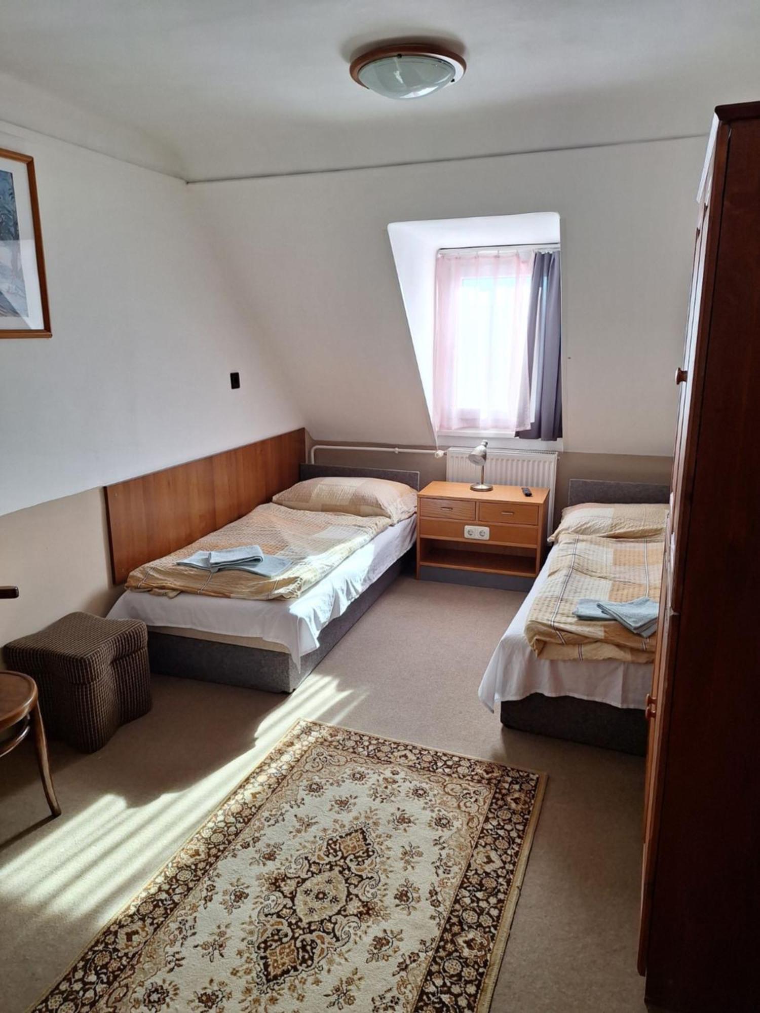 Bed and Breakfast Fenyo Panzio Мезёкёвешд Экстерьер фото