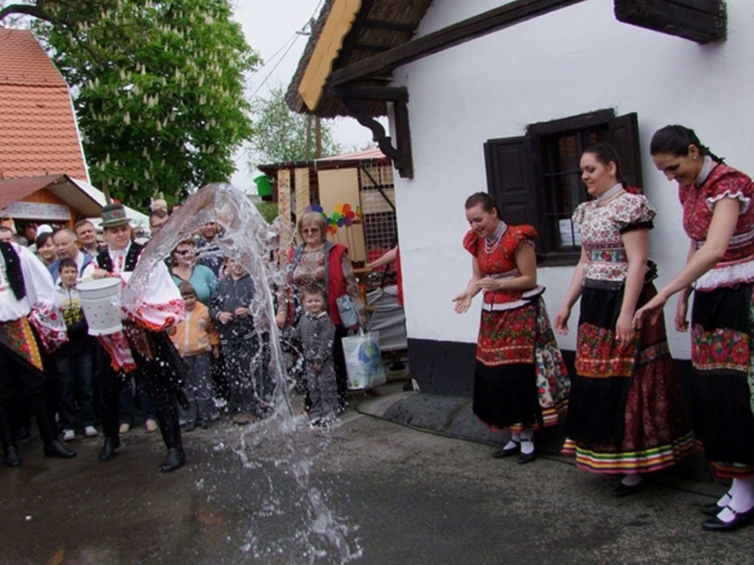 Bed and Breakfast Fenyo Panzio Мезёкёвешд Экстерьер фото