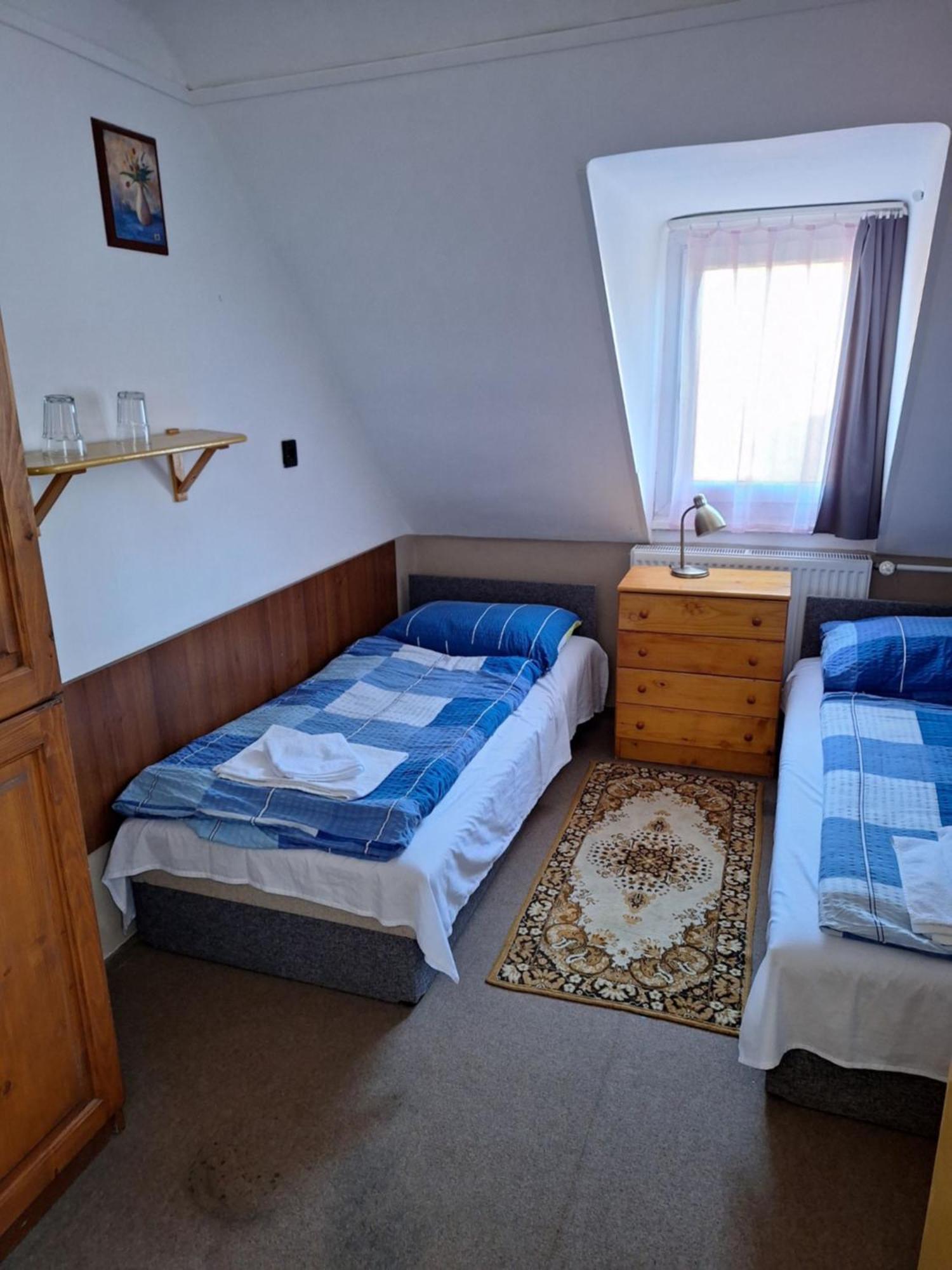 Bed and Breakfast Fenyo Panzio Мезёкёвешд Экстерьер фото